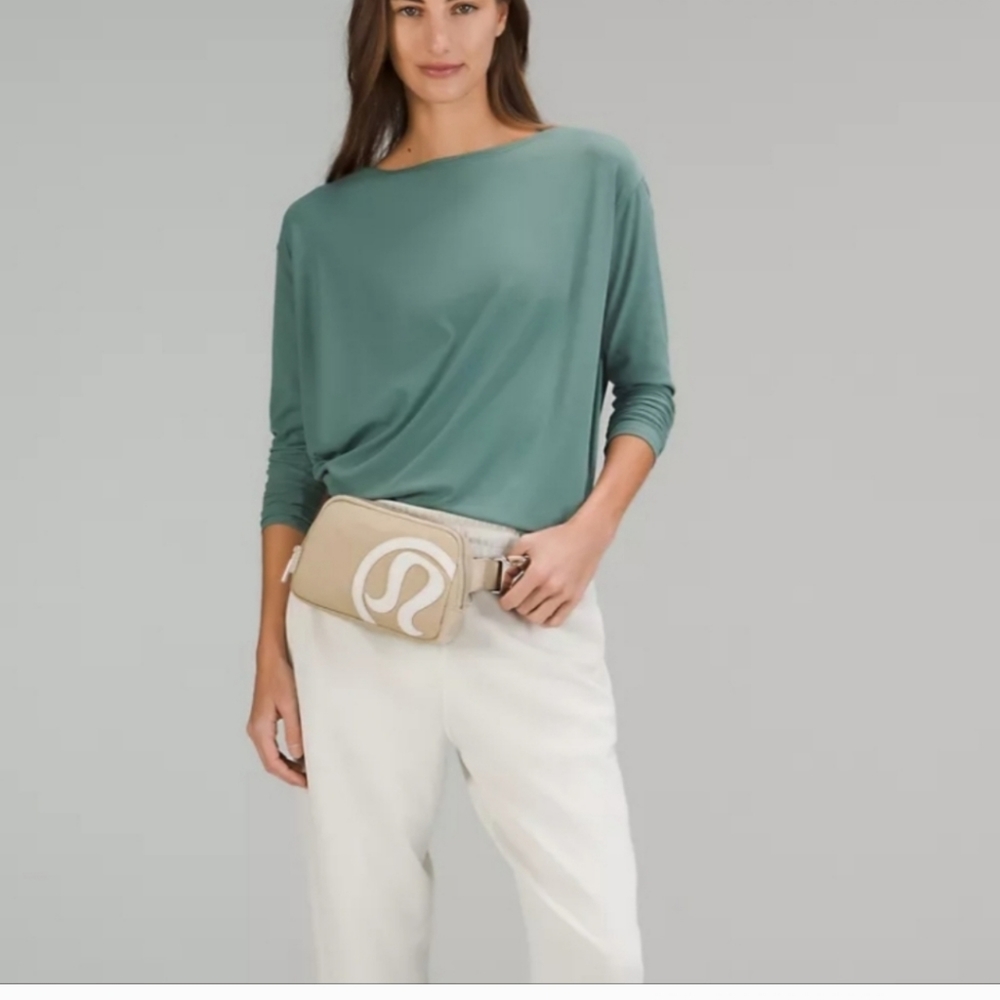 Lululemon Unisex Everywhere Belt Bag 1L Trench White Opal NWT